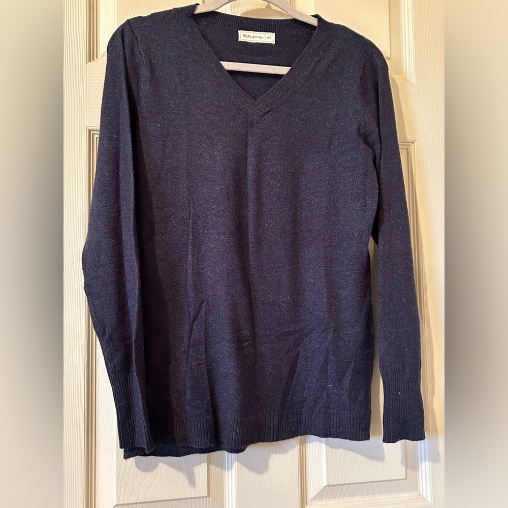 Marled Navy SUPER SOFT vee neck sweater